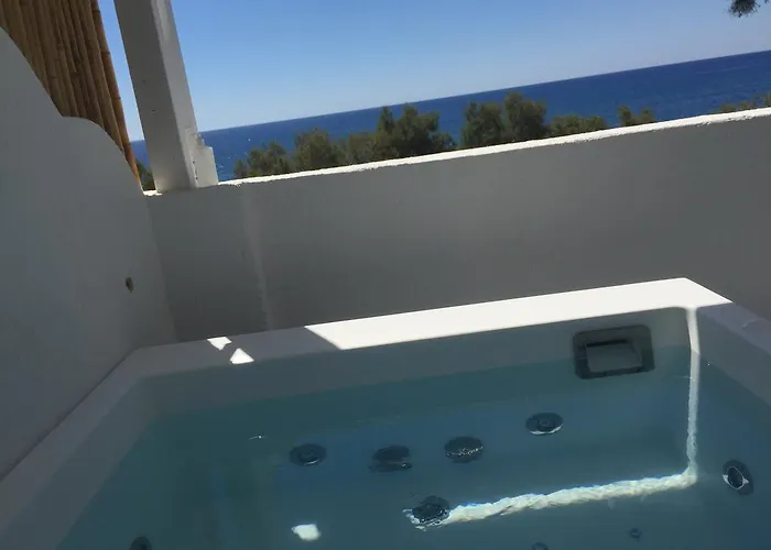 Blue Diamond Bay Perissa (Santorini)